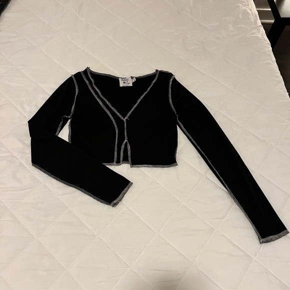 Princess Polly Long Sleeve Crop Top - Picture 2 of 4